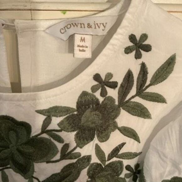 Crown & Ivy Flutter Sleeve Embroidered Top Sz M Lined Boho Babydoll - Picture 4 of 12